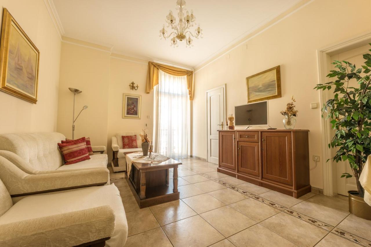 Apartments Villa Devana Opatija Extérieur photo